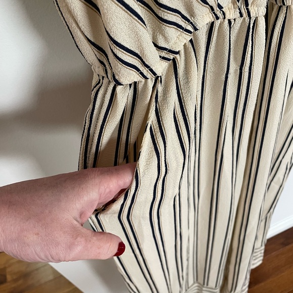 Perfect summer jumpsuit. Size medium. - Picture 3 of 6